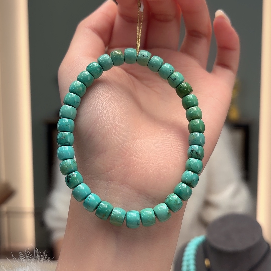 绿松石未镶嵌颈饰