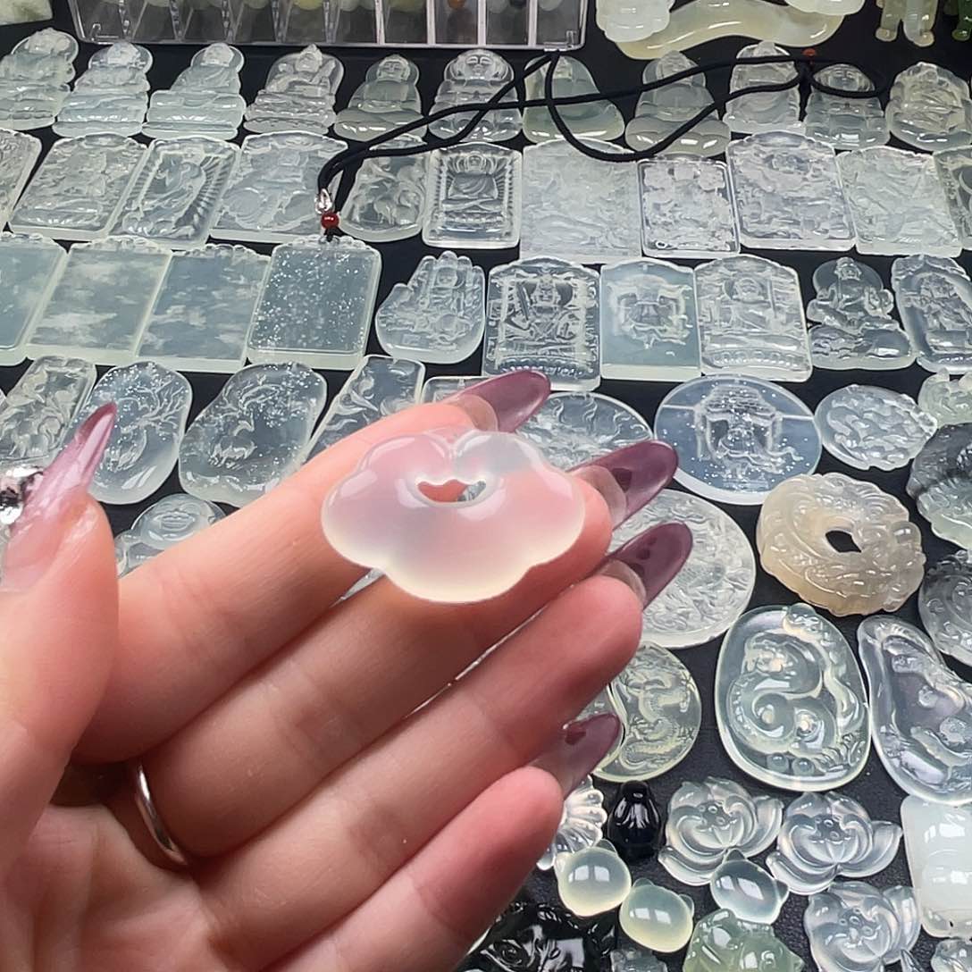 蛇纹石玉吊坠(赠链)未镶嵌