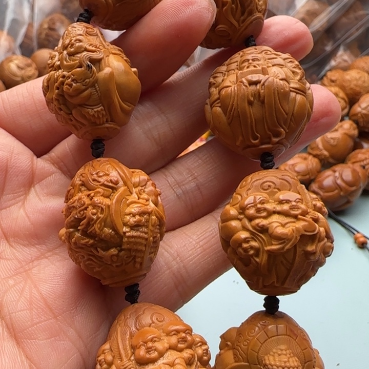 橄榄核手串雕刻工艺