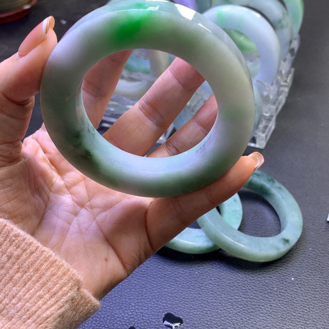 未镶嵌翡翠定制翡翠莲*