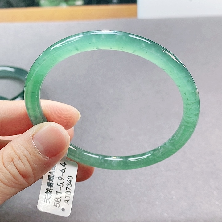 【闪购商品】翡翠手镯（圆镯）未镶嵌
