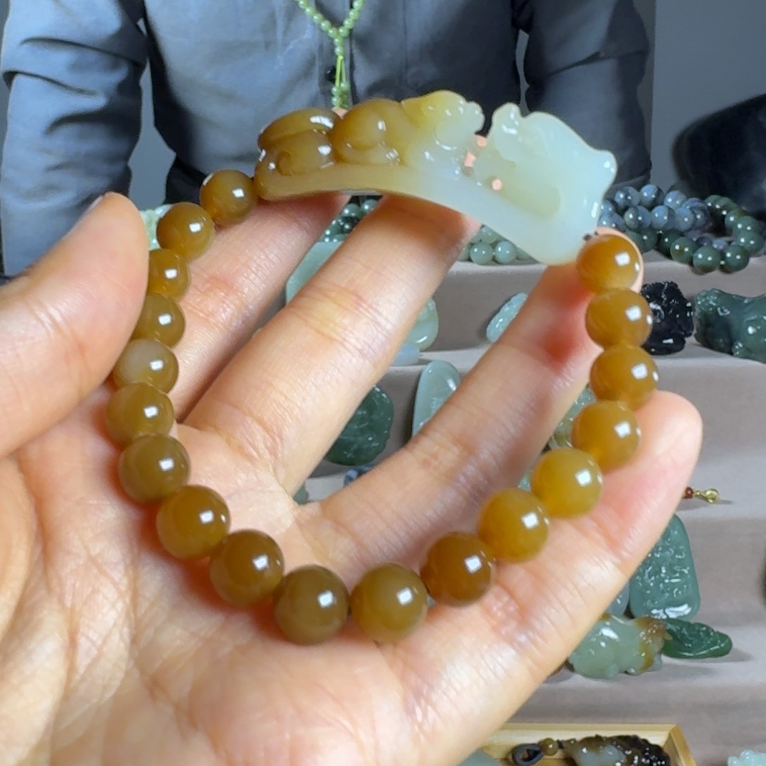 和田玉（糖玉）颈饰未镶嵌