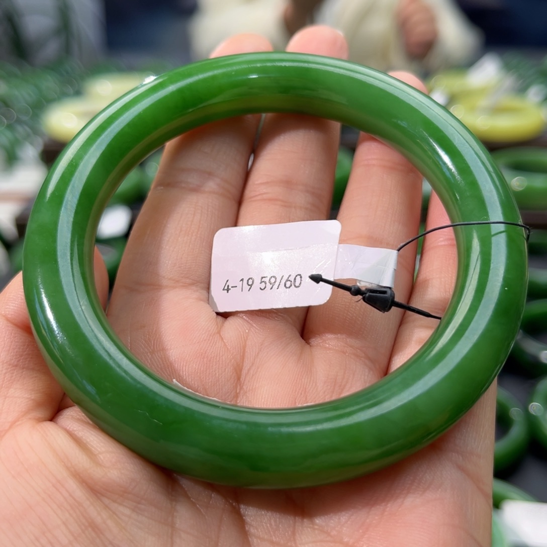 和田玉（碧玉）手镯未镶嵌