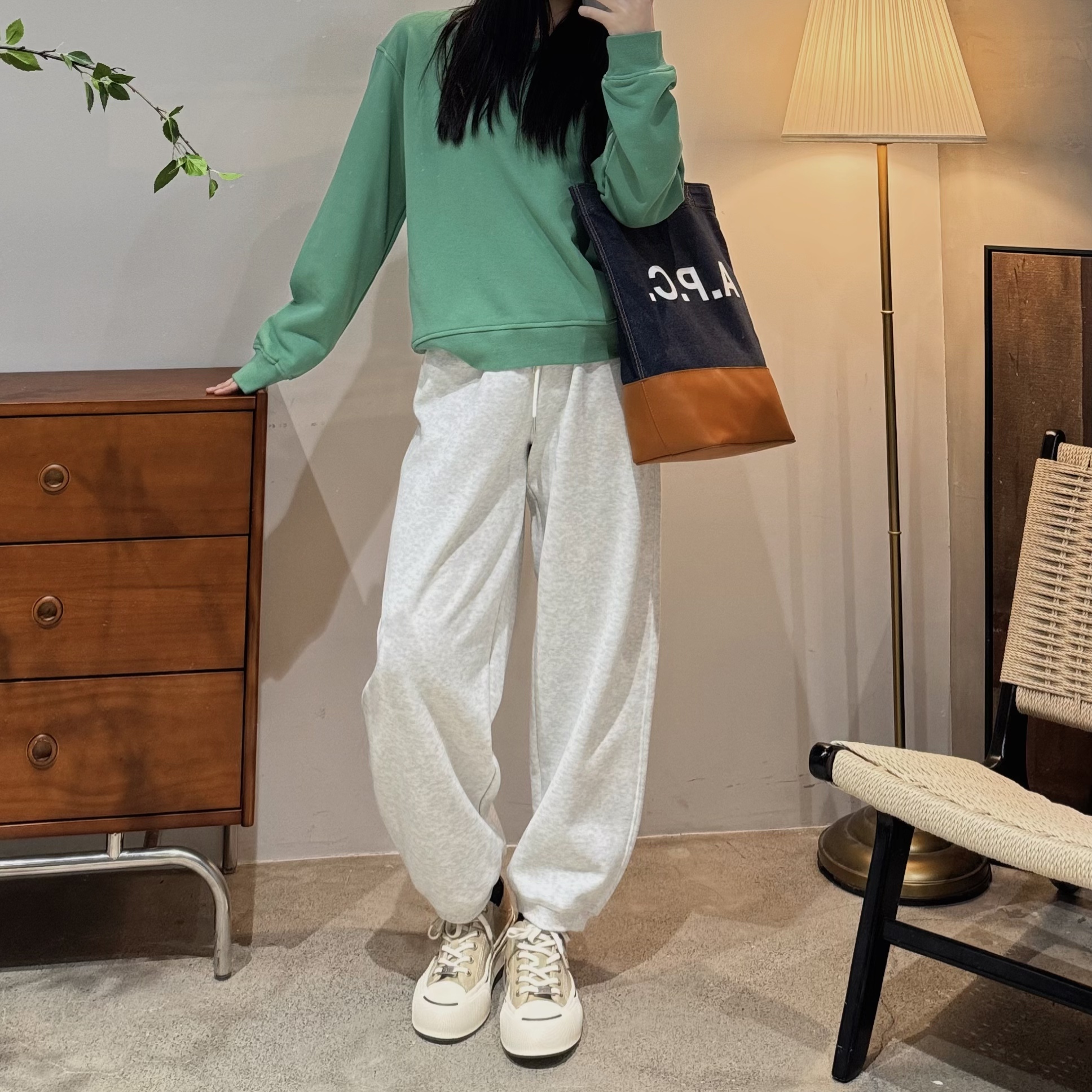 今婷休闲裤女款爆款2025新款春夏宽松慵懒显瘦束脚卫裤-M25101311