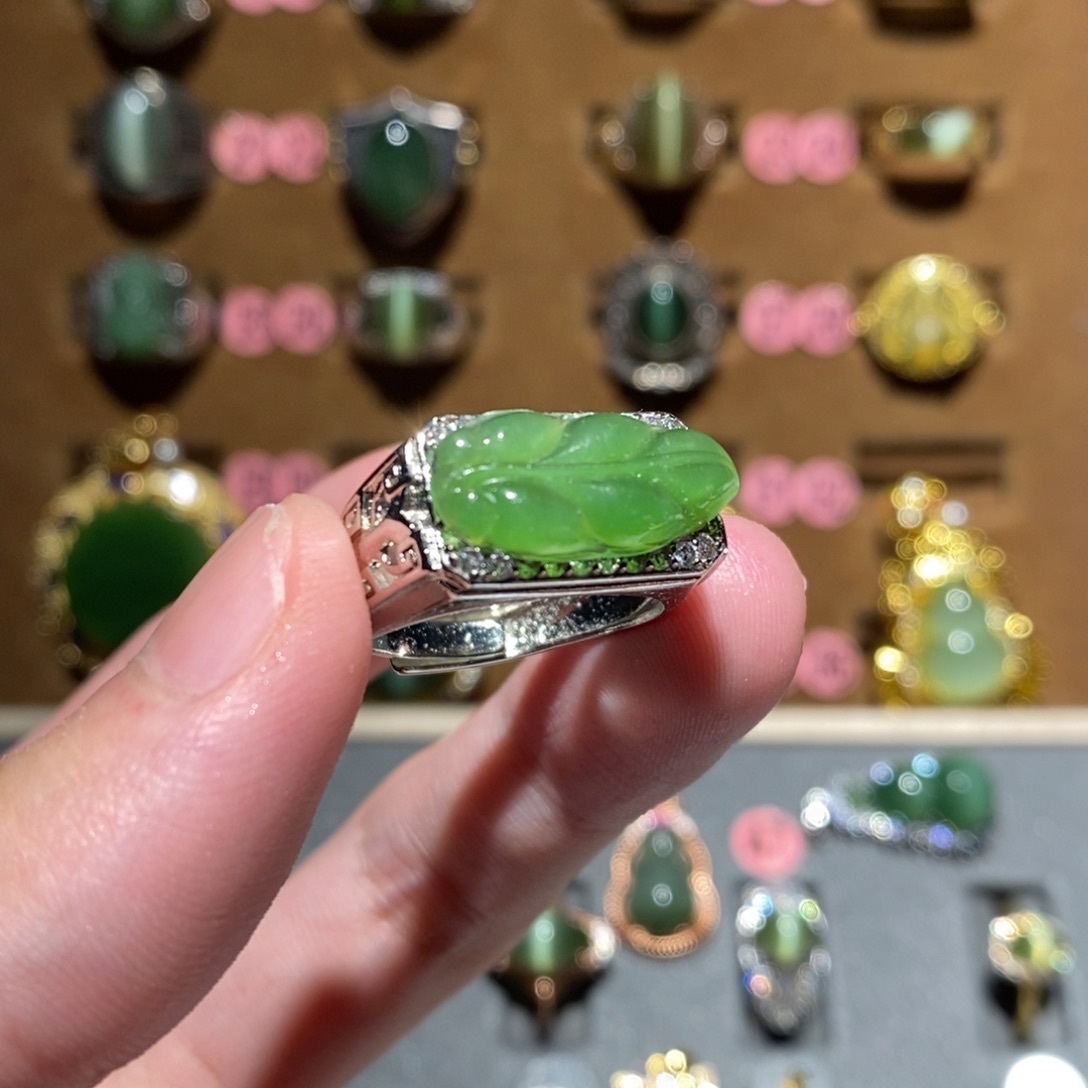 和田玉未镶嵌戒指