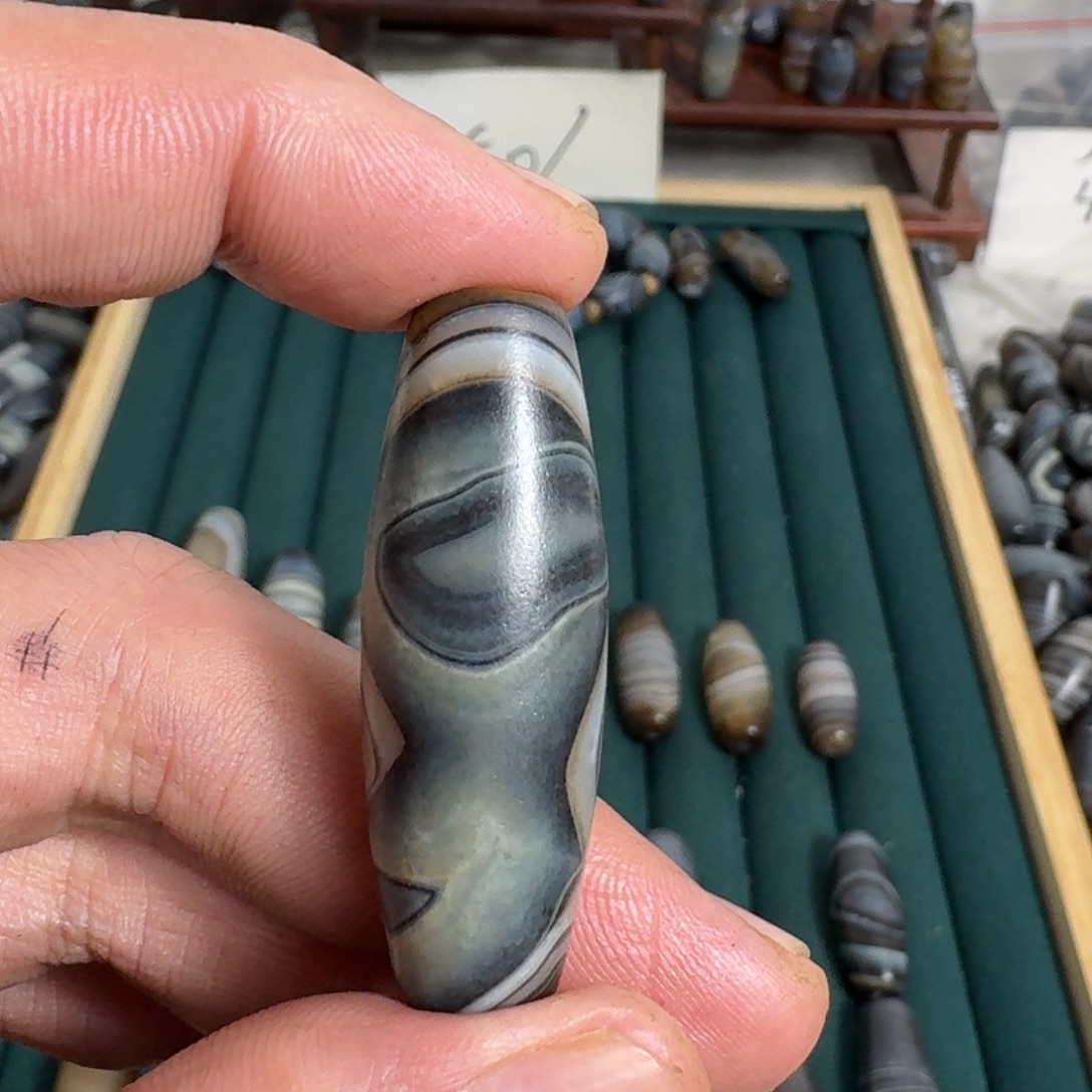 手***1玛瑙/玉髓未镶嵌珠宝奇石