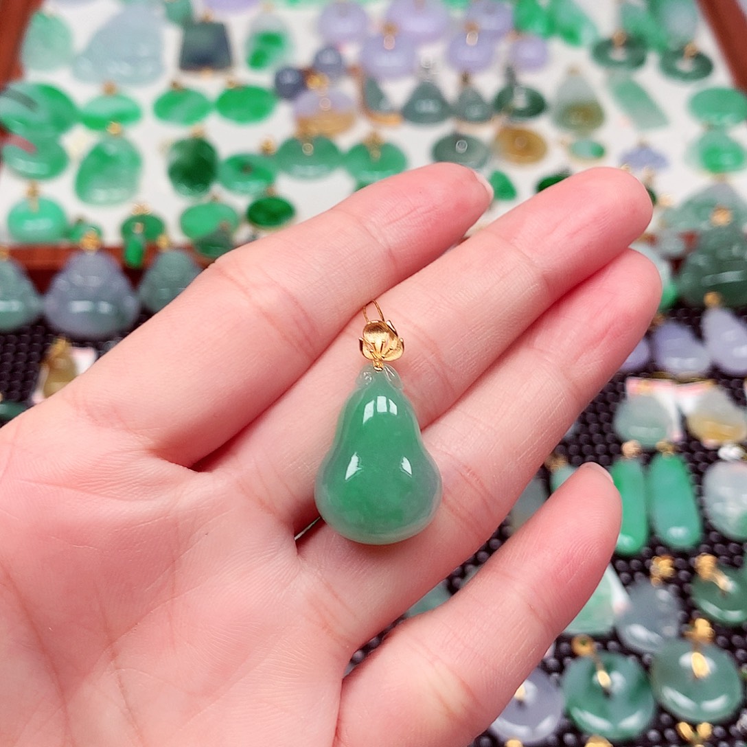 翡翠18K金镶嵌颈饰天然翡翠A货