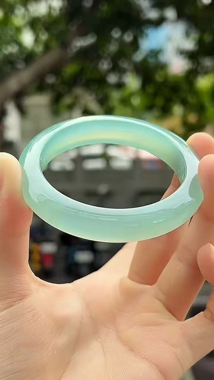 天然缅甸A货翡翠手镯冰糯飘花甜美风 正品保真 测量圈口