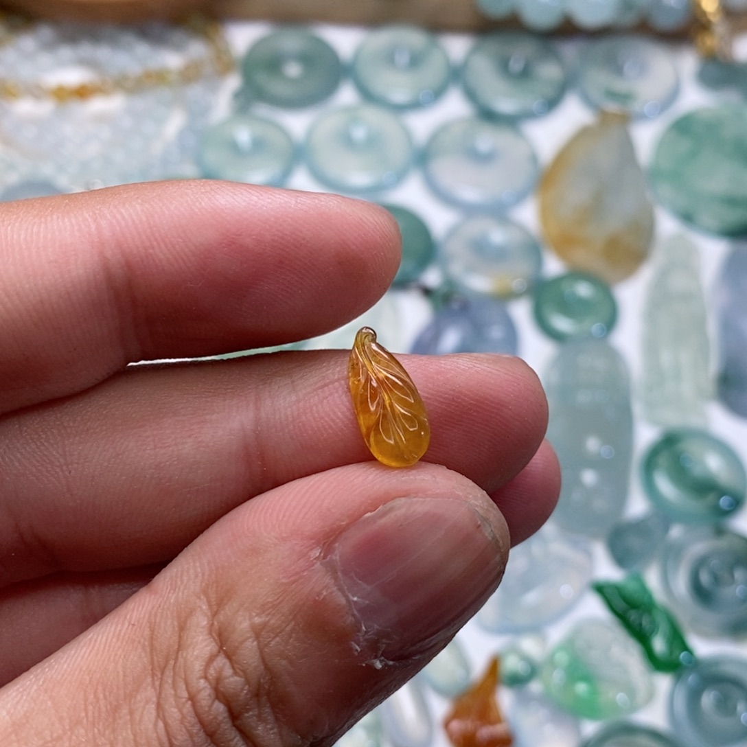 定制翡翠未镶嵌翡翠