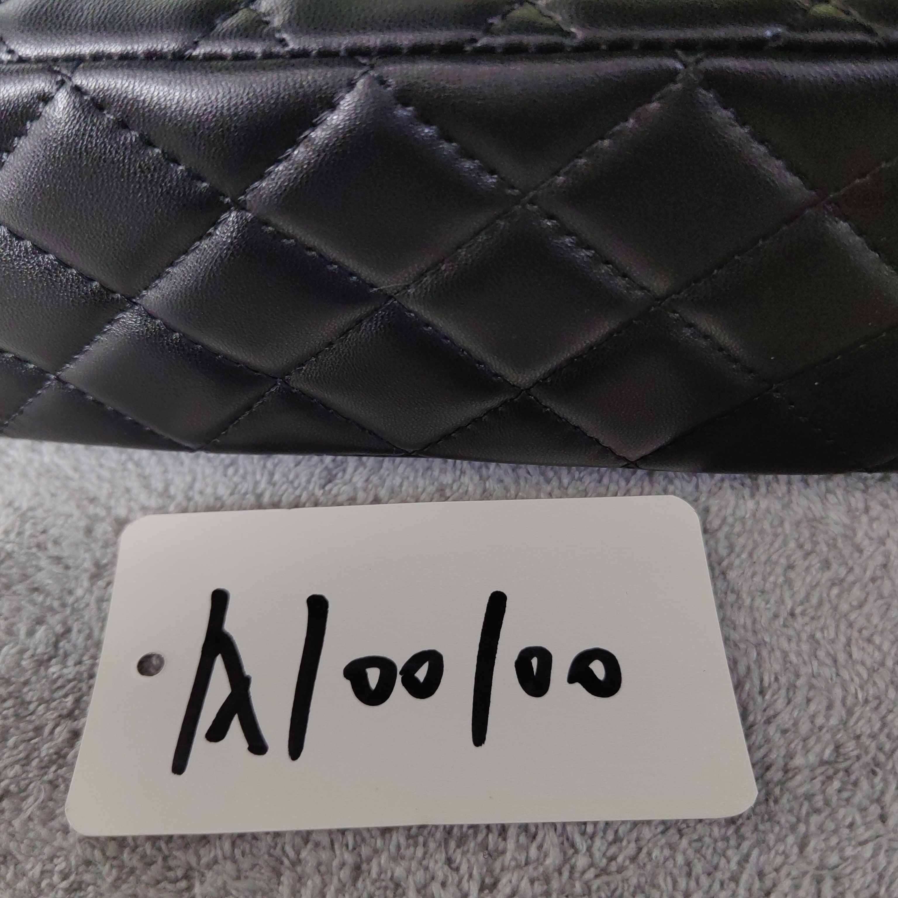 A100100黑色大mini咩咩皮包