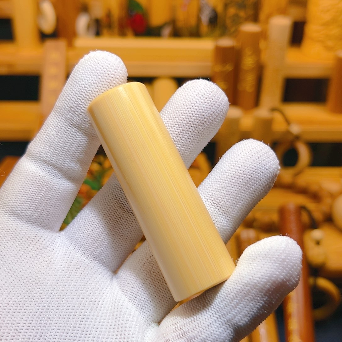 小*虎竹雕…………………………………………………………