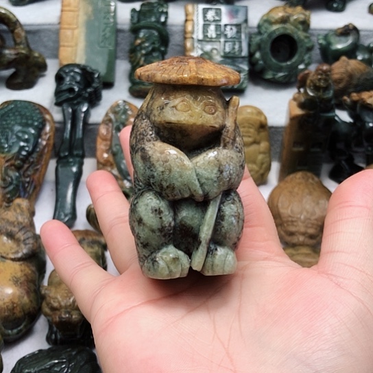 岫岩河磨玉（透闪石质玉）把件未镶嵌