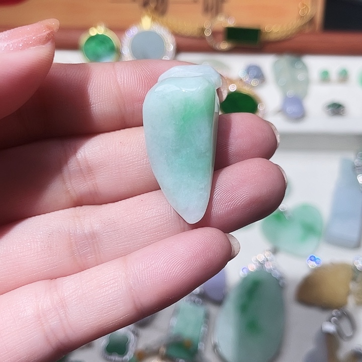 翡翠未镶嵌颈饰天然翡翠