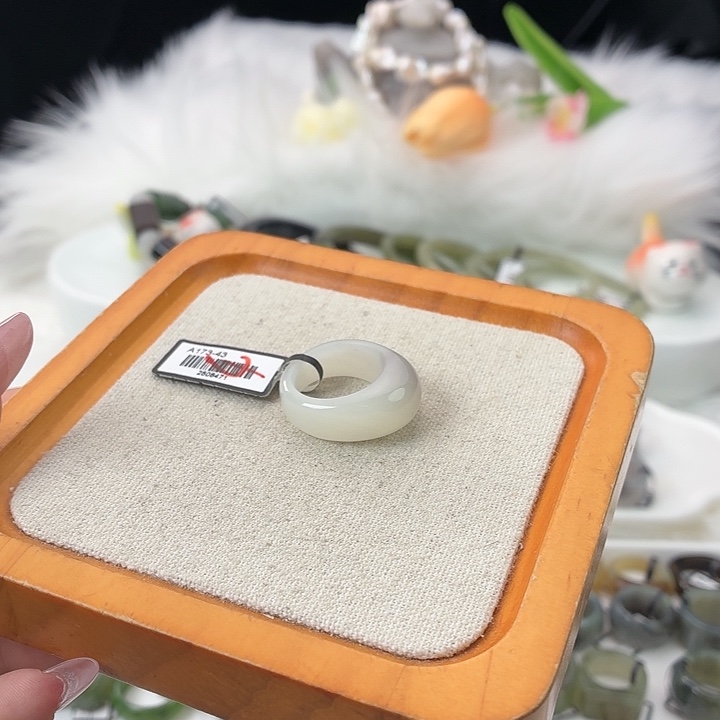 和田玉（糖玉）未镶嵌戒指t31俄白烟紫馒头直径17.3不退换