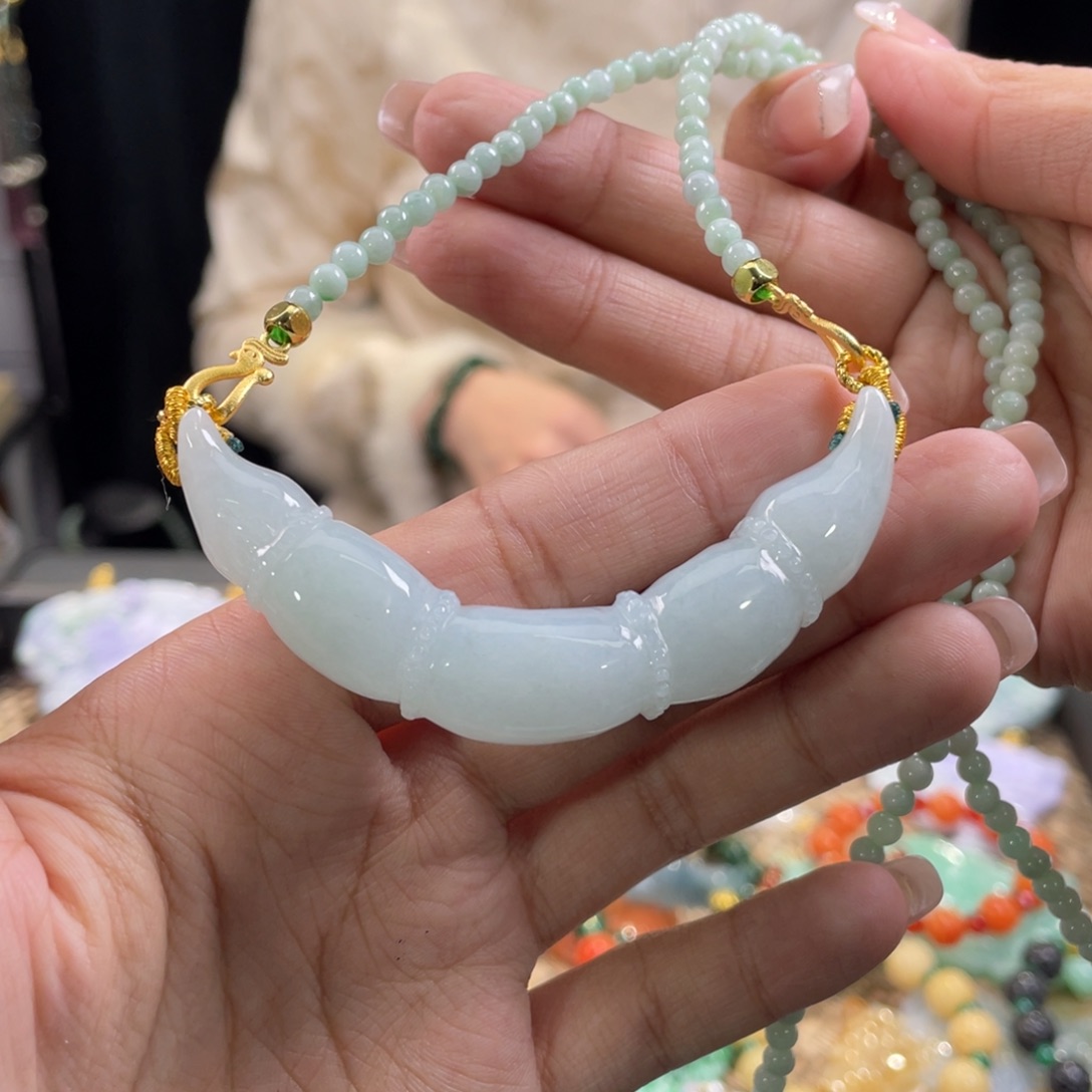 翡翠颈饰未镶嵌代编织