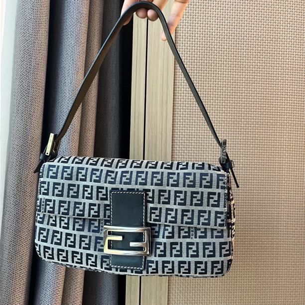 95新 FENDI/芬迪 芬迪蓝花小法棍