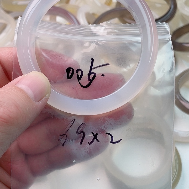 玛瑙/玉髓手镯未镶嵌U****s005