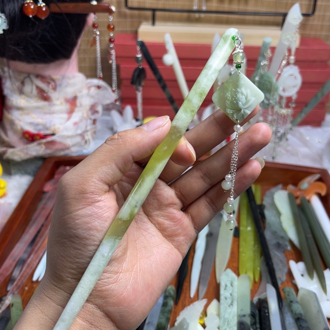 蛇纹石玉发饰未镶嵌