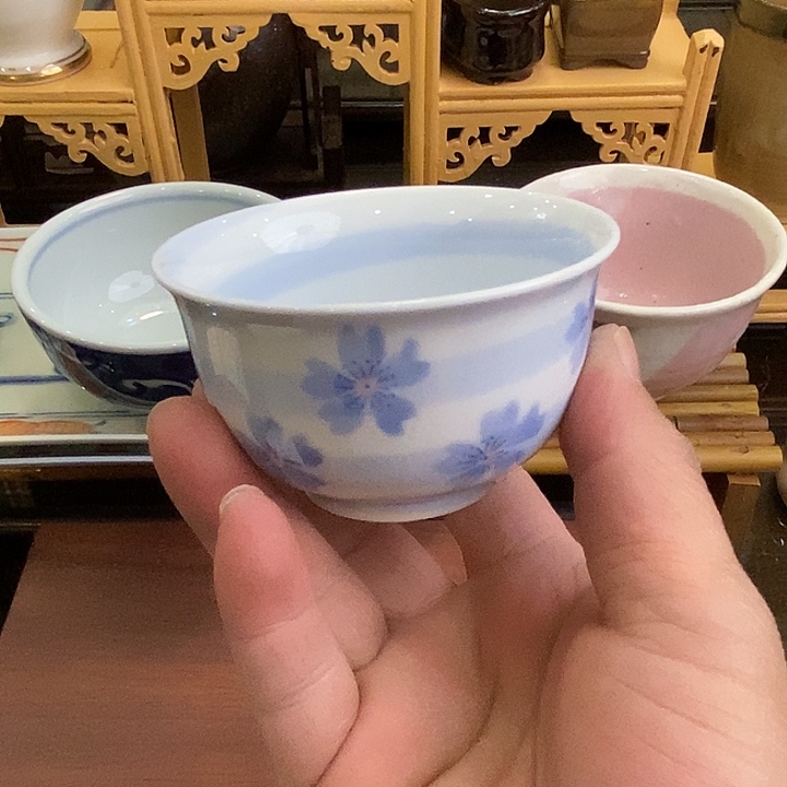    中古物品默认微瑕，谨慎参拍，满18包邮！