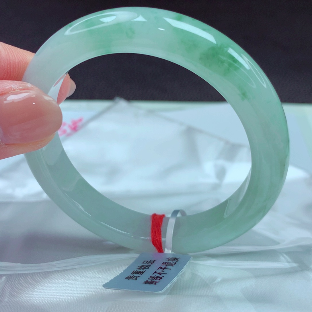 翡翠手镯未镶嵌手镯88