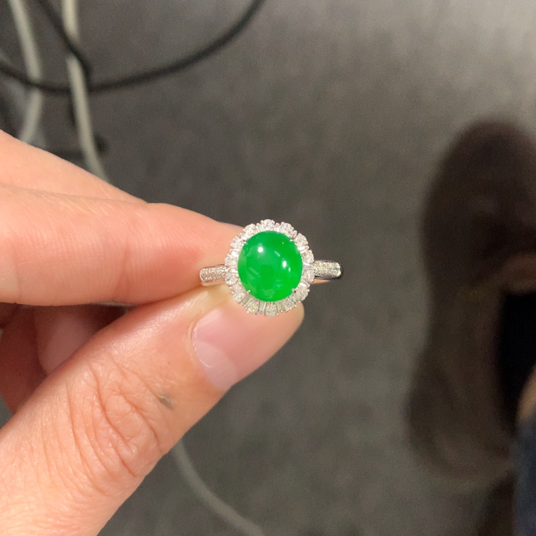 翡翠戒指18K金镶嵌娇****）翡翠