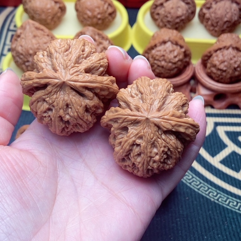 【闪购商品】文玩核桃把件李*粗筋