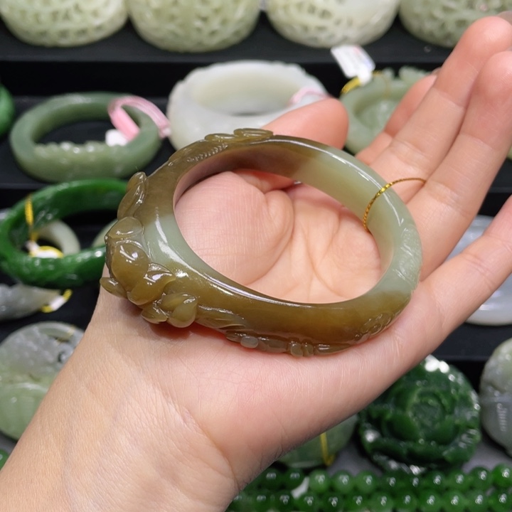 和田玉手镯57圈口 编号36贵妃镯未镶嵌安*