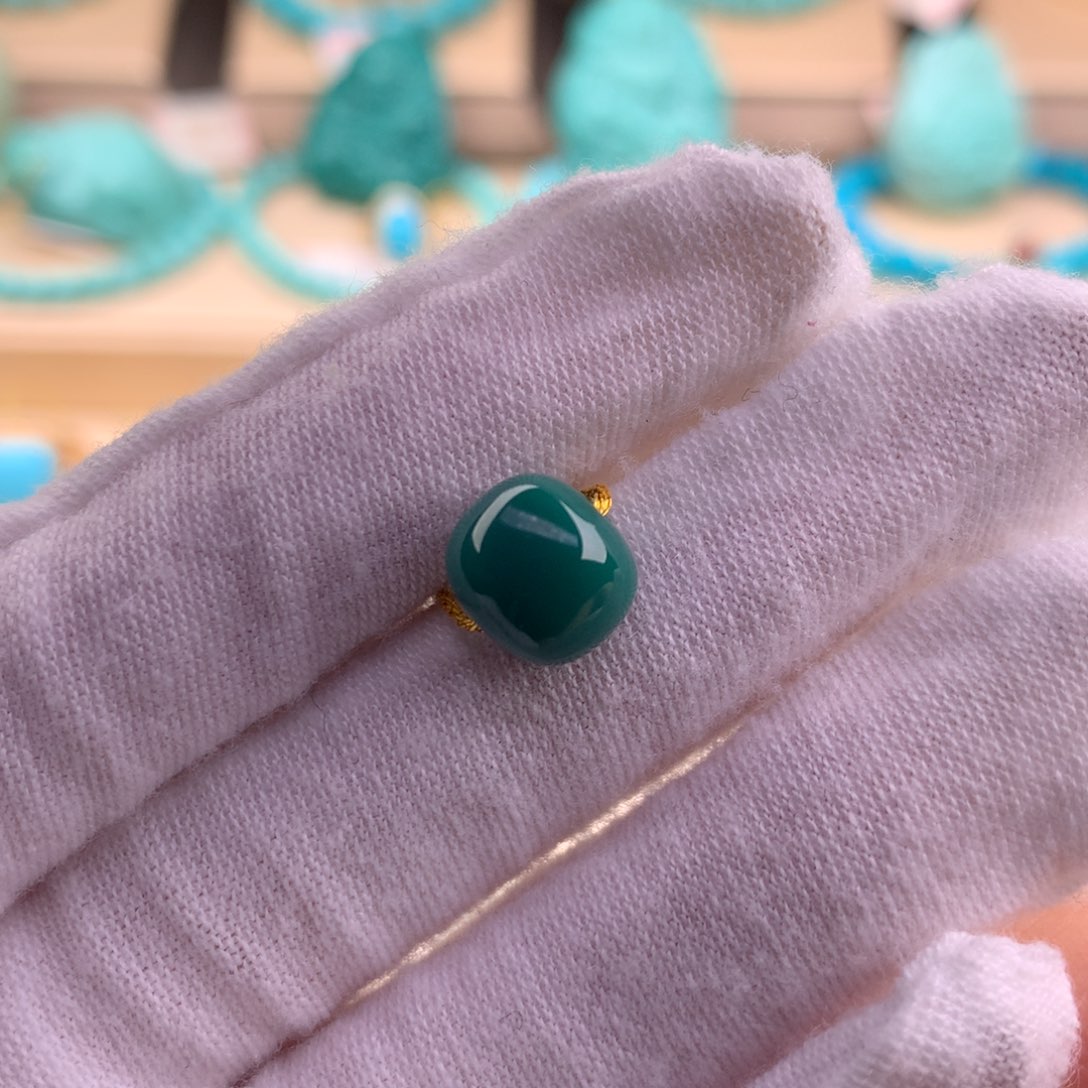 绿松石珠宝奇石未镶嵌9.4*8.3mm