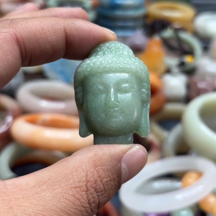 石英岩玉合金颈饰