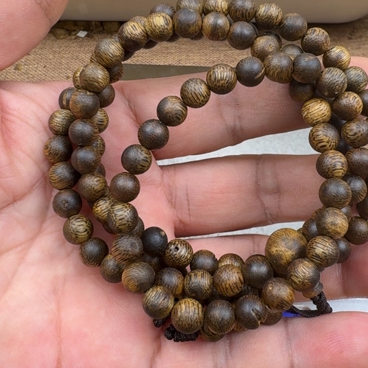 吃***的沉香手串张勺子手串13克加