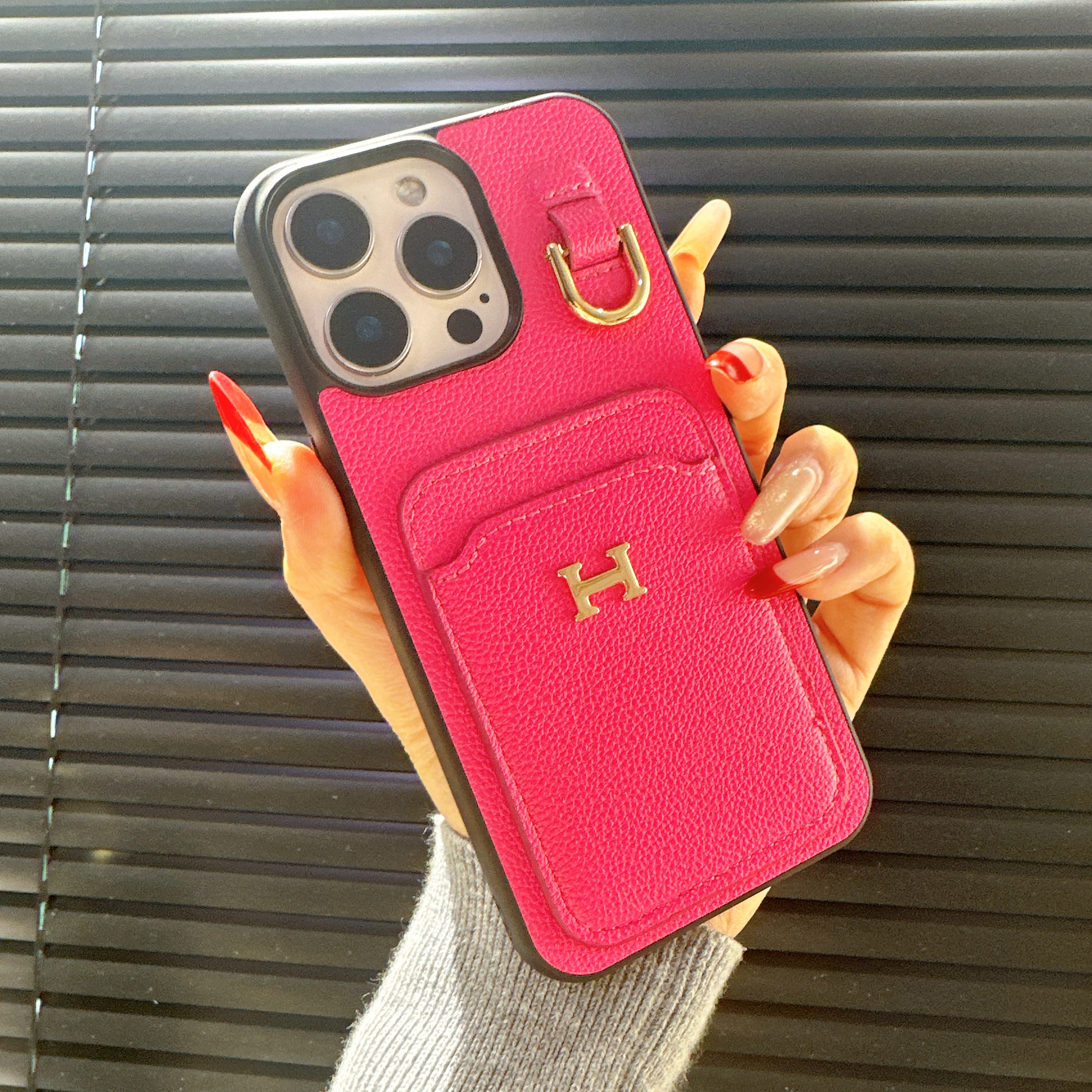 爱马皮质挂钩单壳手机壳苹果16promax保护皮质防摔14手机壳13女神