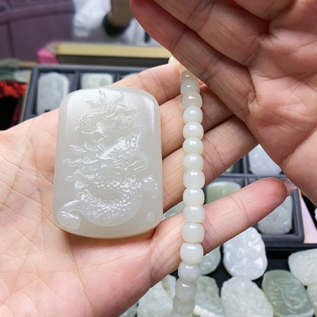 和田玉颈饰未镶嵌B****燕