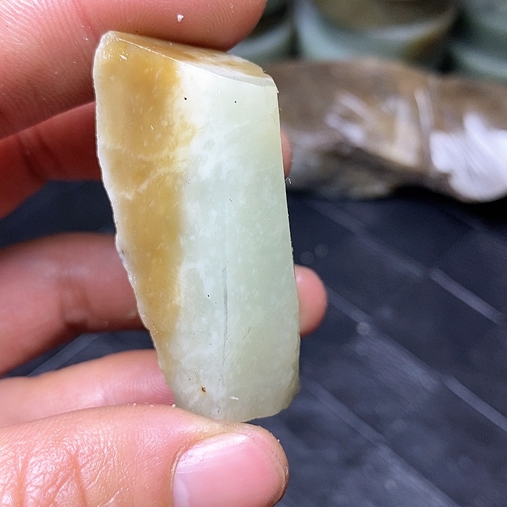 和田玉毛料未镶嵌