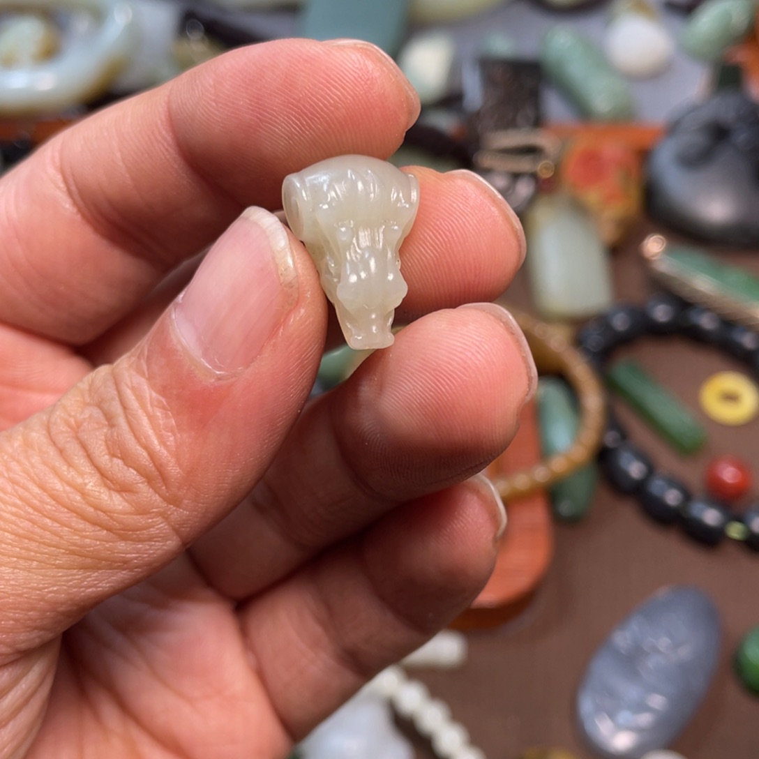 和田玉颈饰未镶嵌