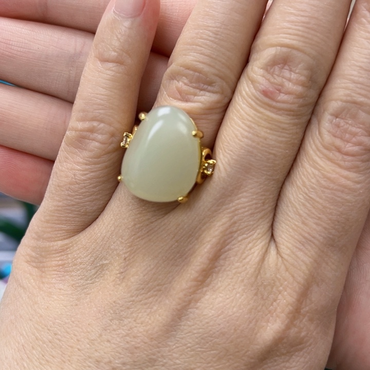 和田玉未镶嵌戒指