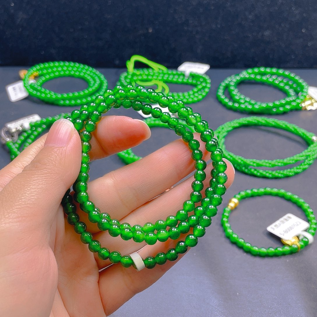 翡翠未镶嵌颈饰卡5