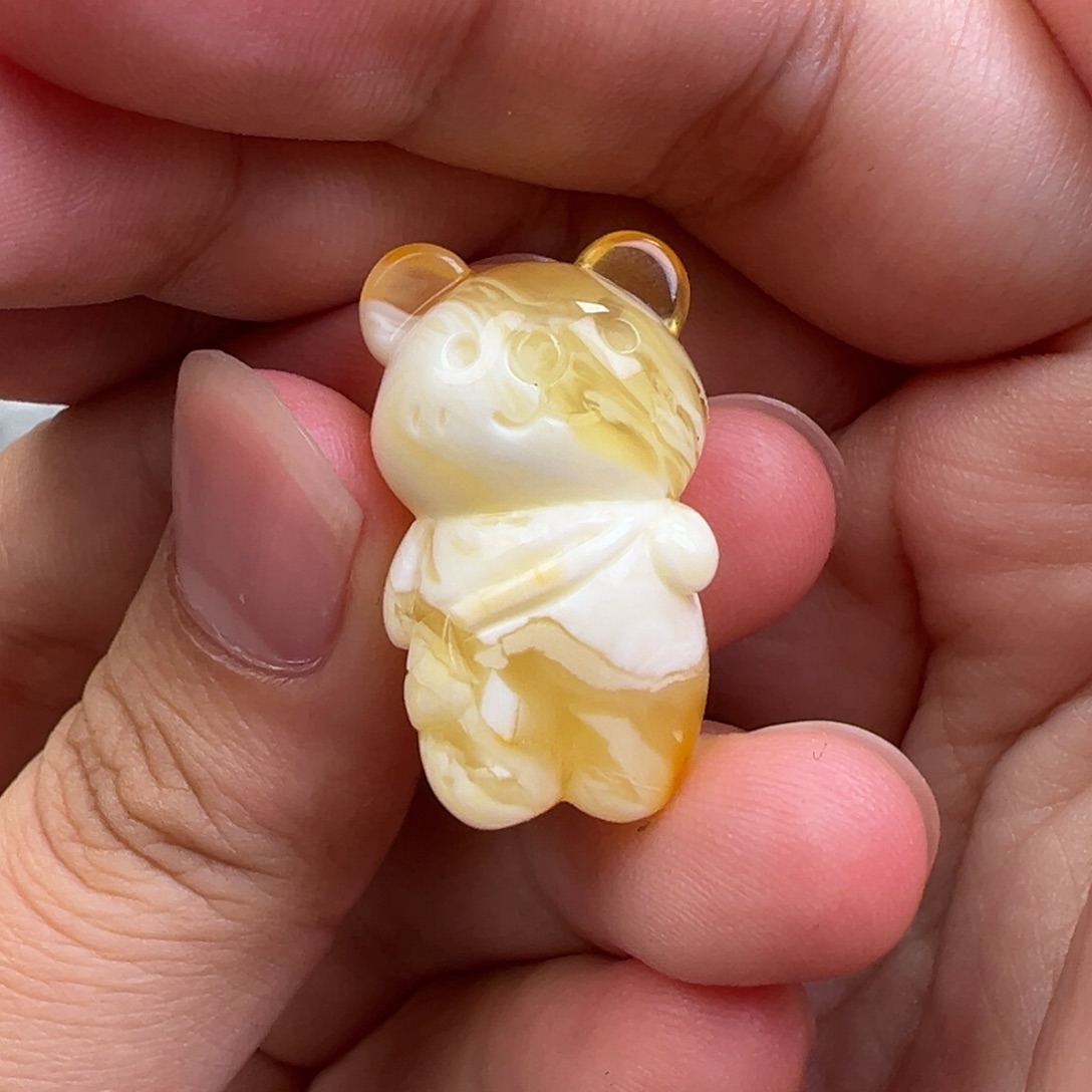 琥珀手链未镶嵌熊