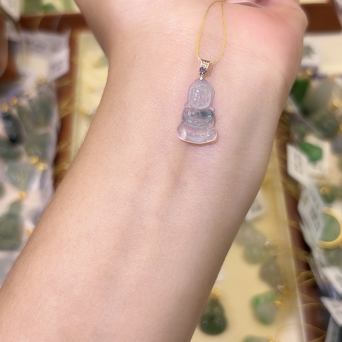 翡翠18K金镶嵌颈饰宝宝佛