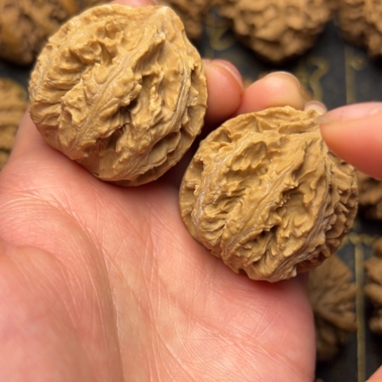 文玩核桃把件秦岭核桃15