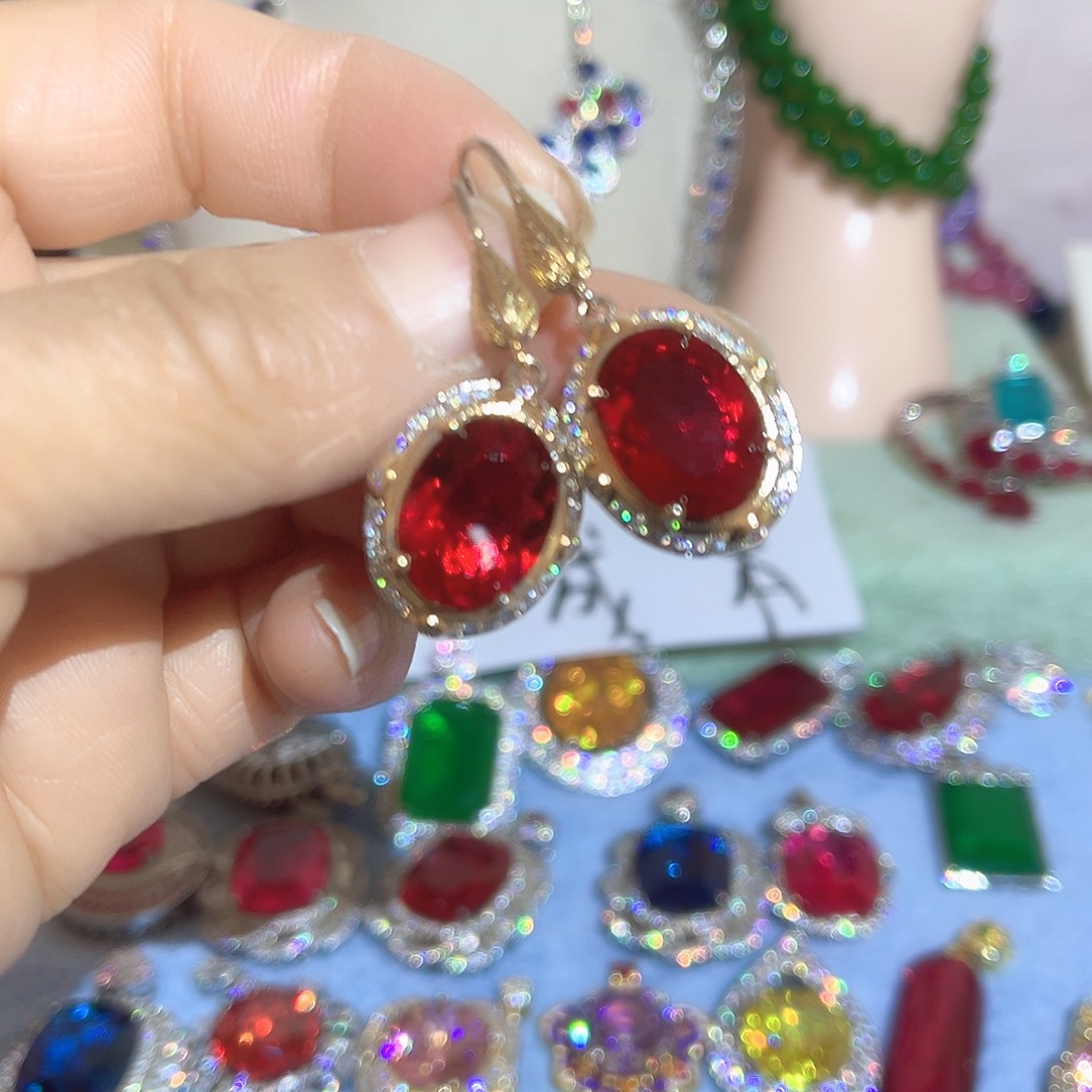 钨金璀璨夺目耀眼