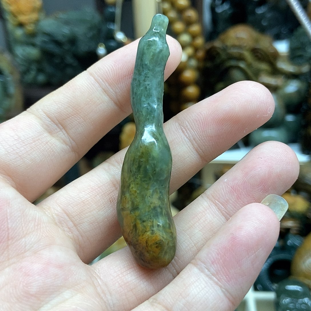 岫岩河磨玉（透闪石质玉）把件未镶嵌