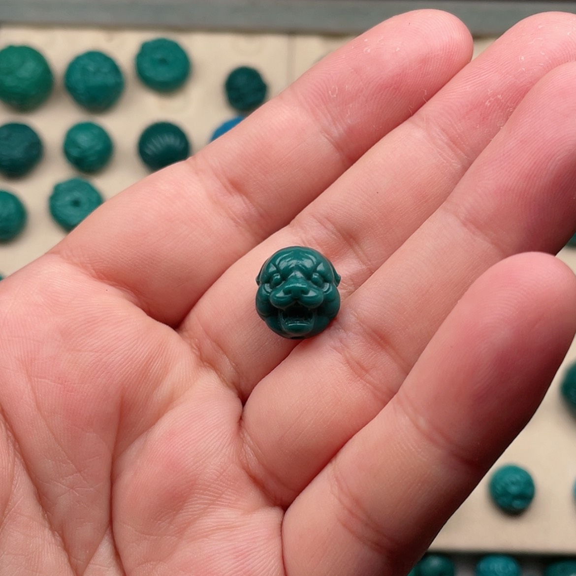 【闪购商品】玻璃颈饰老虎尺寸13一个