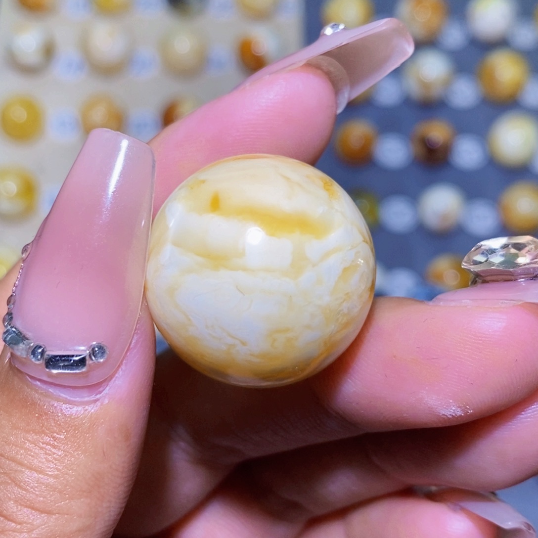 琥珀裸石未镶嵌董**k琥珀蜜蜡