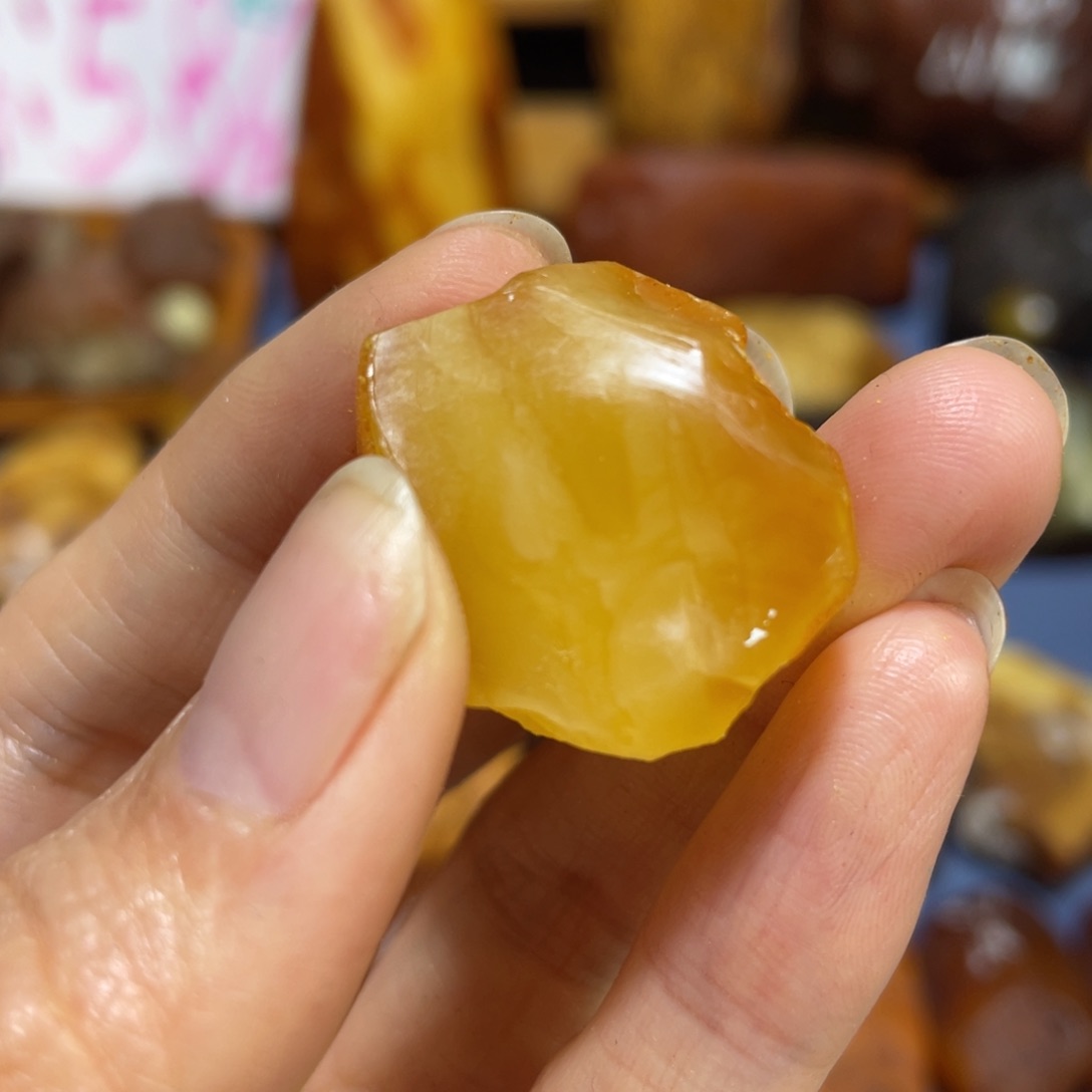 定制琥珀未镶嵌原石