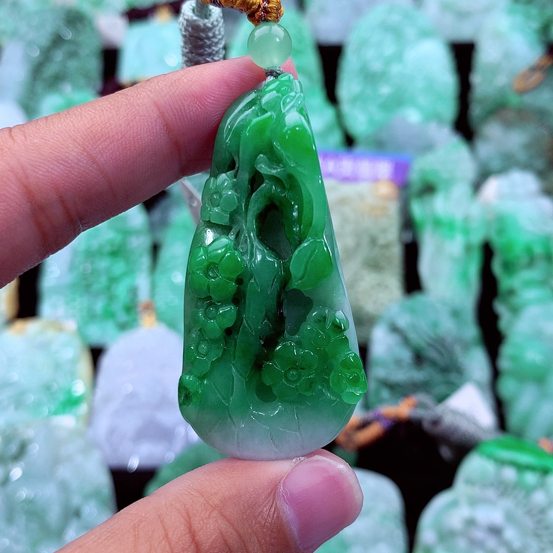 吊坠(不含链)未镶嵌翡翠