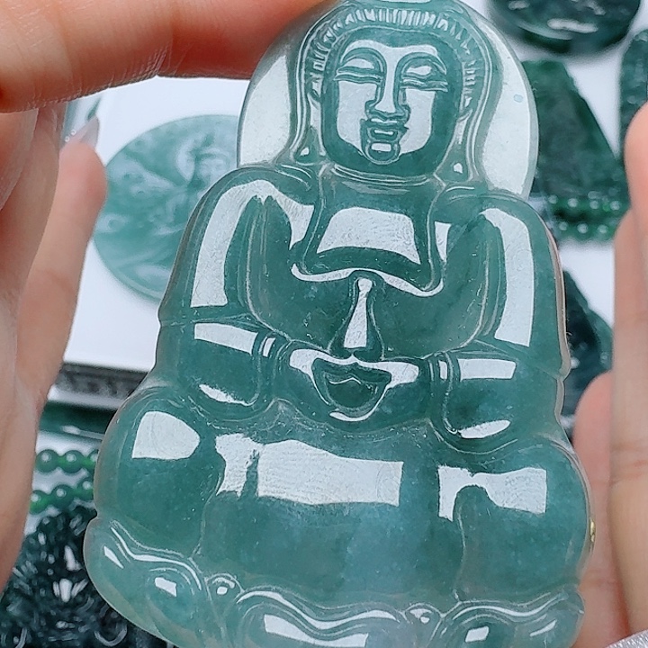 翡翠未镶嵌颈饰天然的A货翡翠多样性发其一 