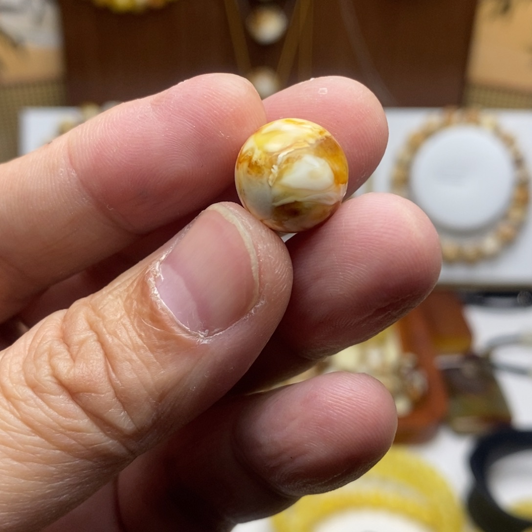 豆***的13+沁色精工圆珠一颗