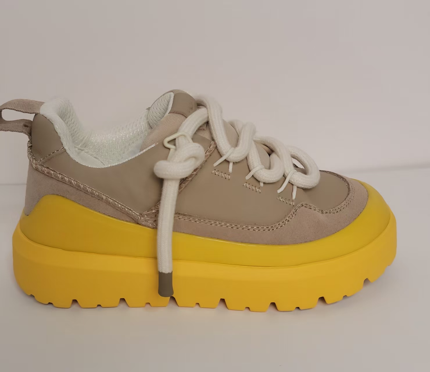 U家厚底鞋 真皮低帮轻量休闲运动鞋 原厂原单 清仓处理