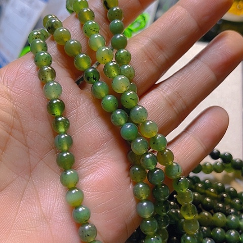 蛇纹石玉颈饰未镶嵌顽***强