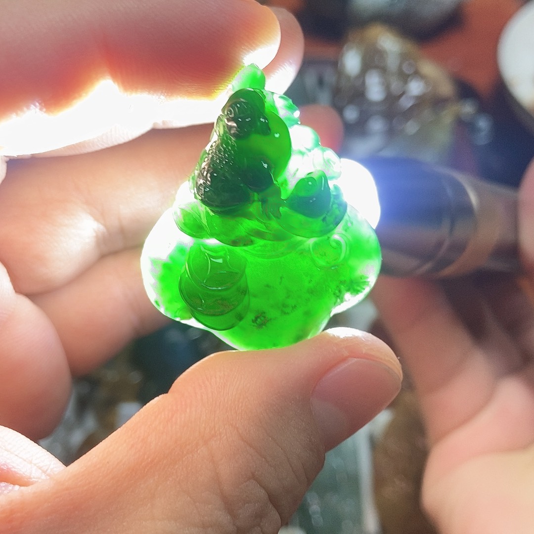 翡翠未镶嵌颈饰蓝水翡翠挂件